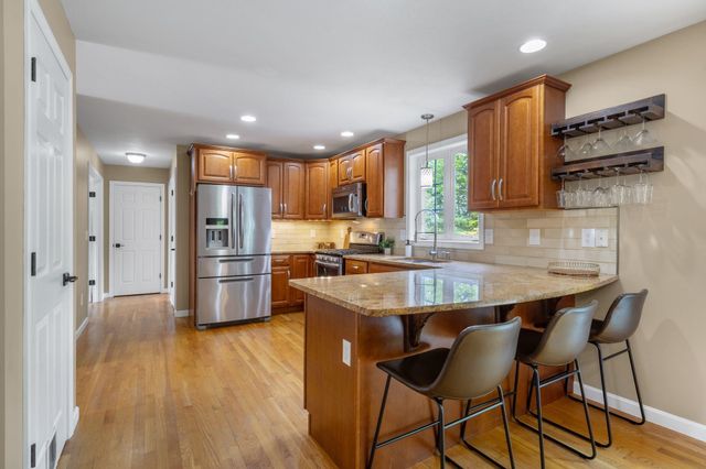 212 Oak Hill Road, Barrington, NH 03825