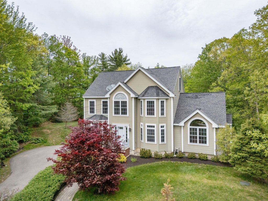 212 Oak Hill Road, Barrington, NH 03825