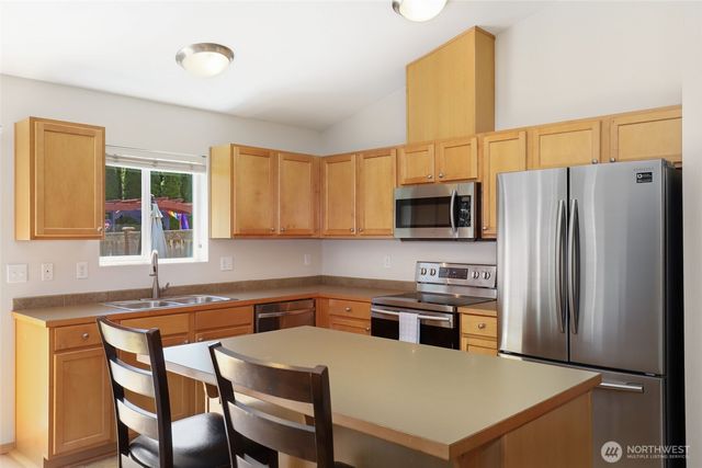 24027 SE 282nd Street, Maple Valley, WA 98038