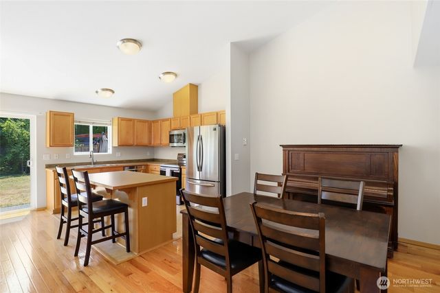24027 SE 282nd Street, Maple Valley, WA 98038