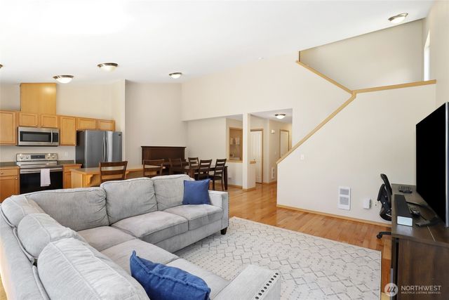 24027 SE 282nd Street, Maple Valley, WA 98038