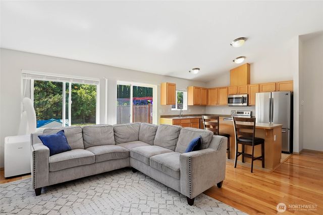 24027 SE 282nd Street, Maple Valley, WA 98038