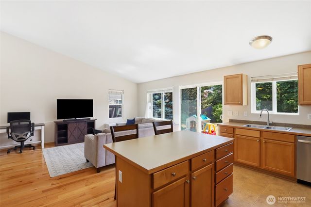 24027 SE 282nd Street, Maple Valley, WA 98038