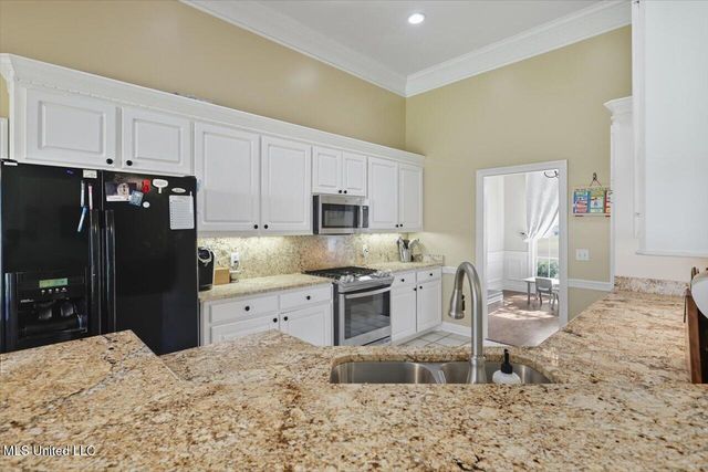 345 Avalon Way, Brandon, MS 39047