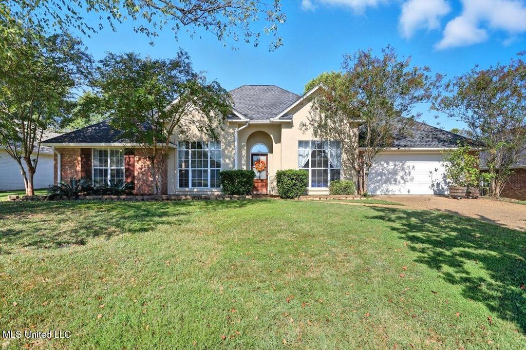 345 Avalon Way, Brandon, MS 39047