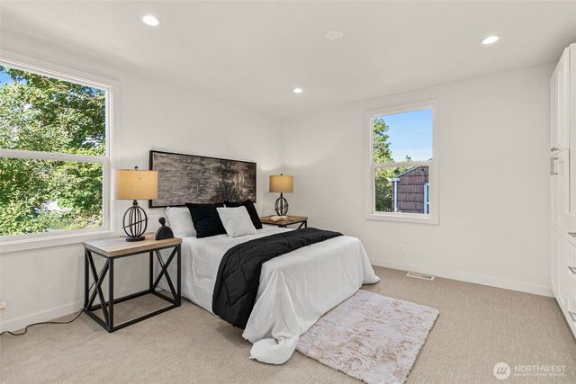 12077 75th Avenue S, Seattle, WA 98178