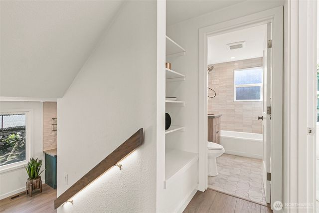 12077 75th Avenue S, Seattle, WA 98178