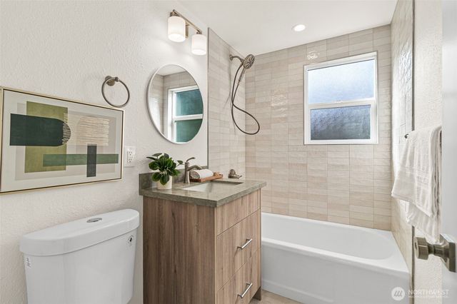 12077 75th Avenue S, Seattle, WA 98178