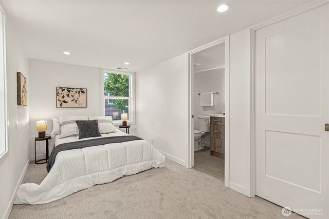 12077 75th Avenue S, Seattle, WA 98178