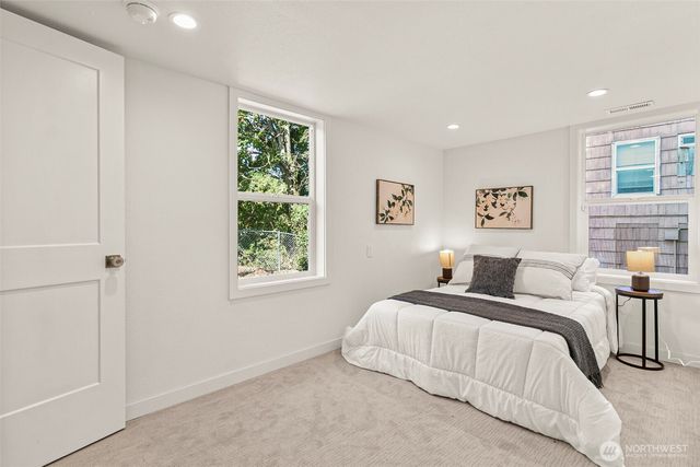 12077 75th Avenue S, Seattle, WA 98178