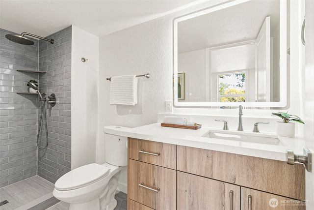 12077 75th Avenue S, Seattle, WA 98178