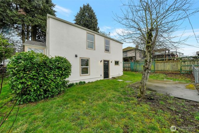12077 75th Avenue S, Seattle, WA 98178