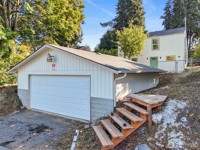 12077 75th Avenue S, Seattle, WA 98178