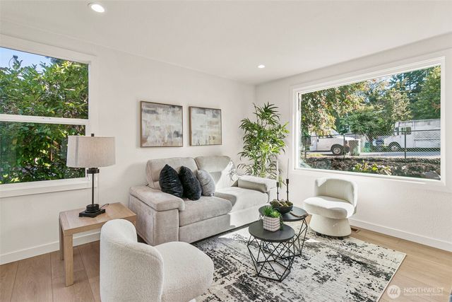 12077 75th Avenue S, Seattle, WA 98178