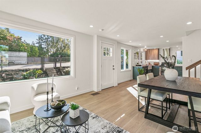 12077 75th Avenue S, Seattle, WA 98178