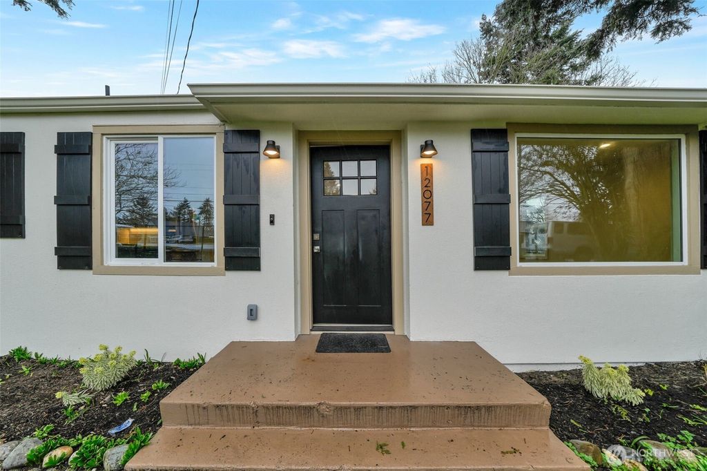 12077 75th Avenue S, Seattle, WA 98178