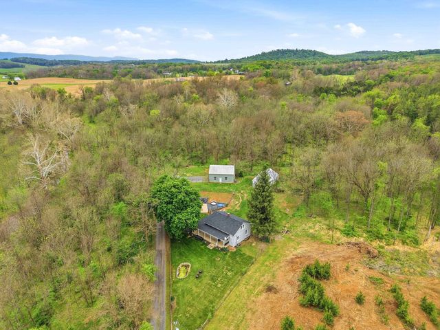 772 PINEWOODS RD, Quicksburg, VA 22847