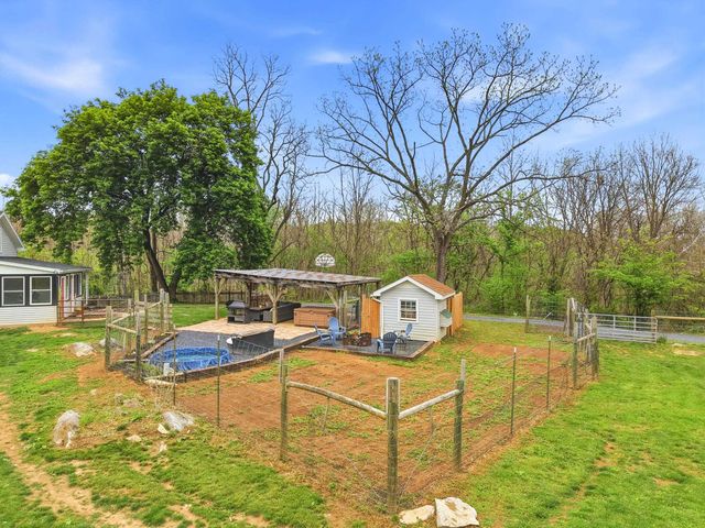772 PINEWOODS RD, Quicksburg, VA 22847