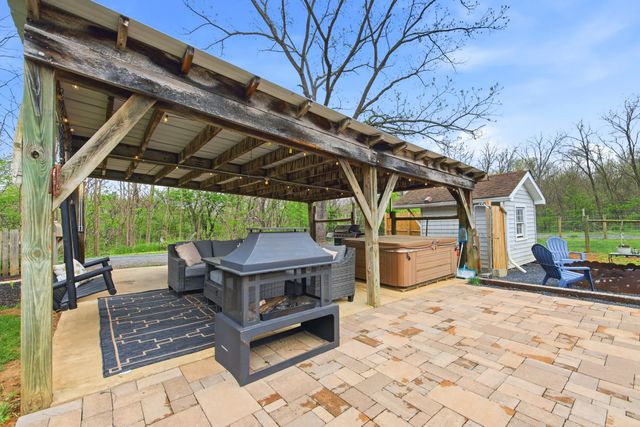 772 PINEWOODS RD, Quicksburg, VA 22847