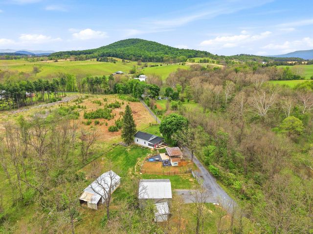 772 PINEWOODS RD, Quicksburg, VA 22847
