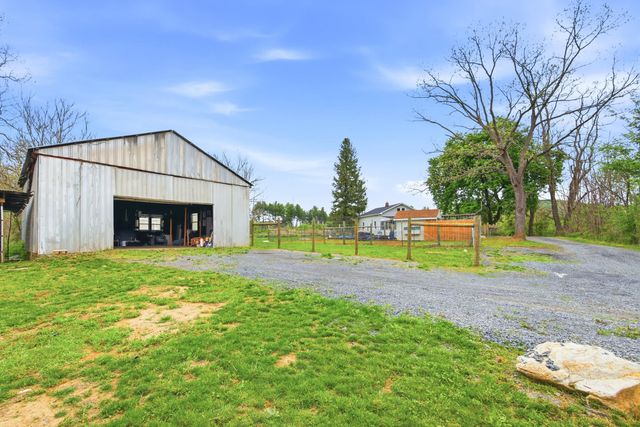 772 PINEWOODS RD, Quicksburg, VA 22847