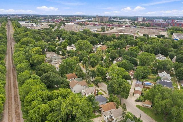 2223 Cole Avenue SE, Minneapolis, MN 55414