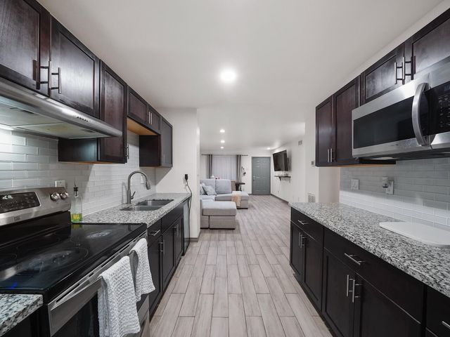 9616 Long Point Road 47, Houston, TX 77055