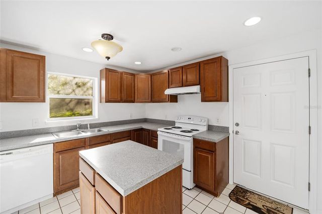 829 NE 15TH AVENUE, Ocala, FL 34470