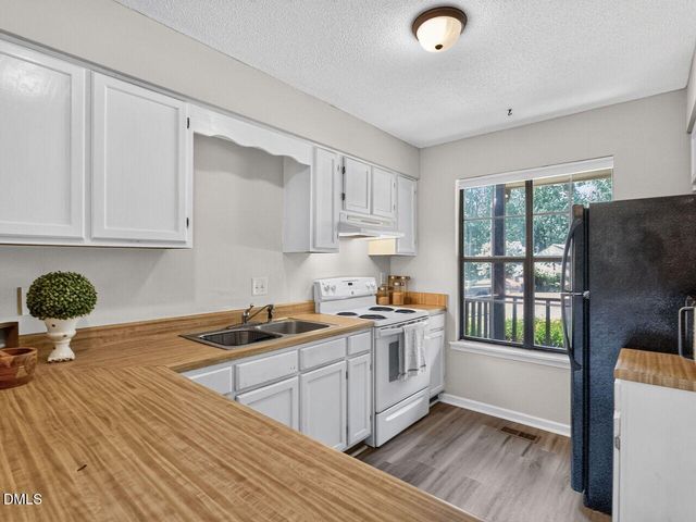 4225 The Oaks Drive, Raleigh, NC 27606