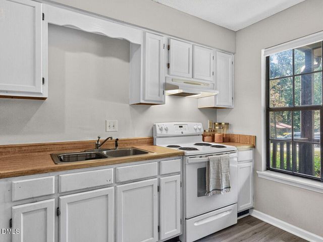 4225 The Oaks Drive, Raleigh, NC 27606