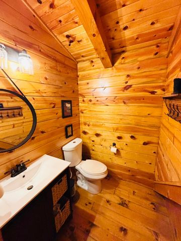 820 Pump Station Road SE, Sugar Grove, OH 43155