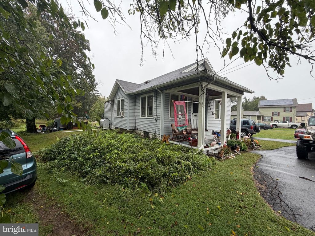 2012 BEVERLY RD, Burlington, NJ 08016 — photo 2