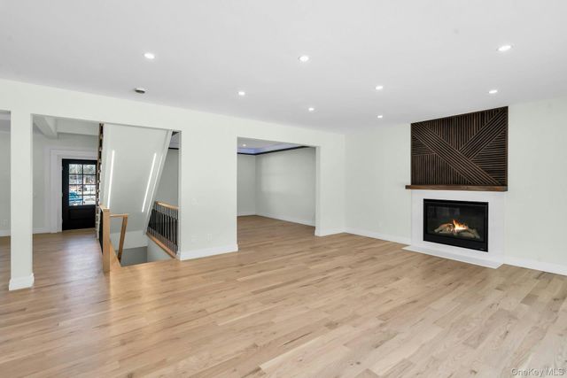 3 Carmine Court, Commack, NY 11725