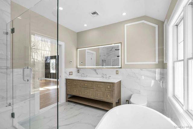 3 Carmine Court, Commack, NY 11725