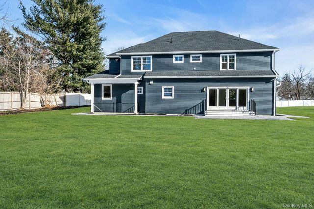 3 Carmine Court, Commack, NY 11725