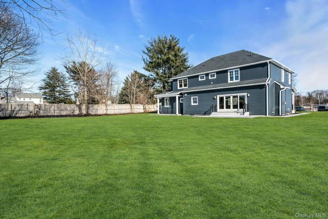 3 Carmine Court, Commack, NY 11725