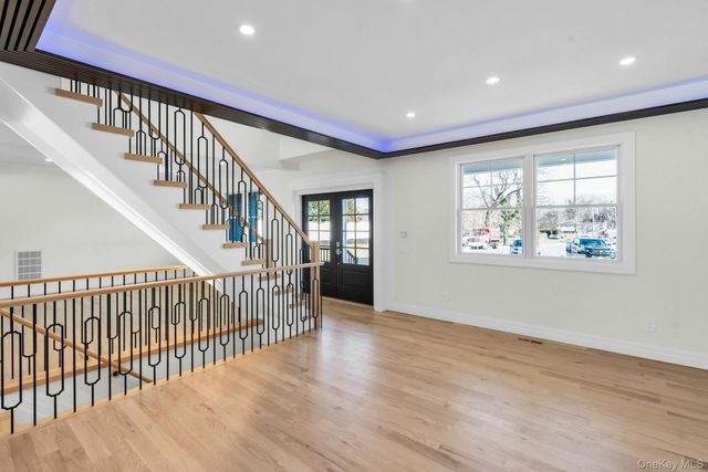 3 Carmine Court, Commack, NY 11725