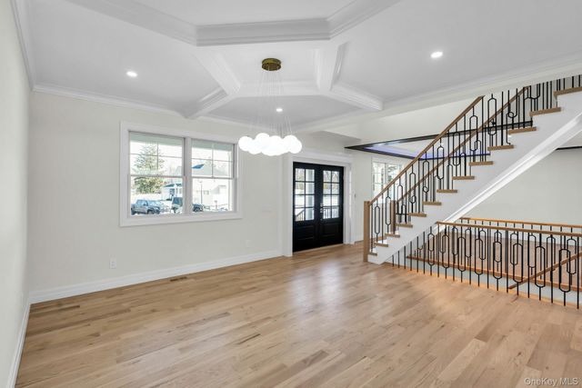 3 Carmine Court, Commack, NY 11725