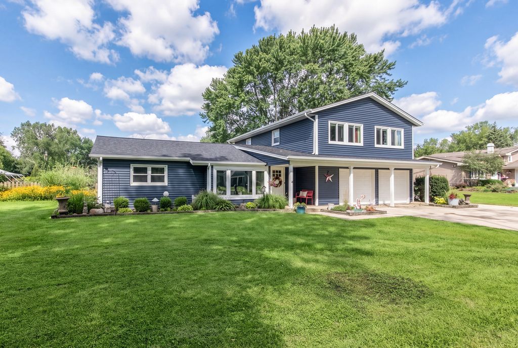 1012 Martha Street, Elk Grove Village, IL 60007 — exterior