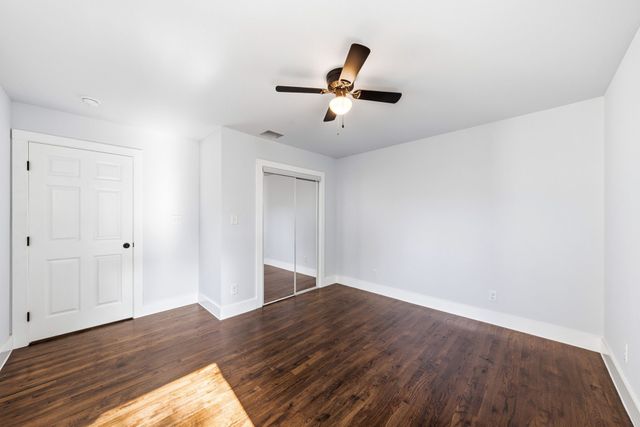 1239 Tarpley Avenue, Dallas, TX 75211