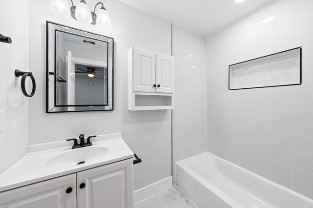 1239 Tarpley Avenue, Dallas, TX 75211