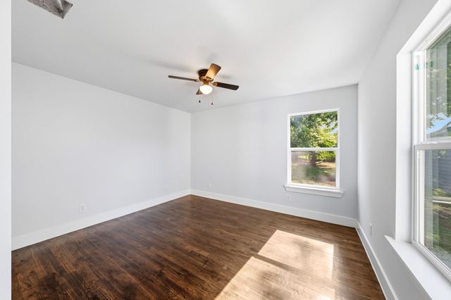 1239 Tarpley Avenue, Dallas, TX 75211