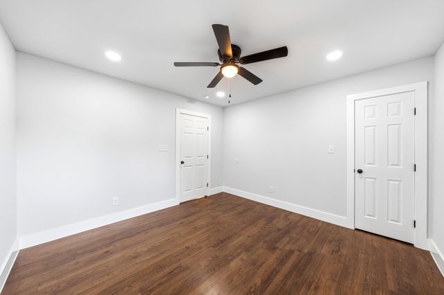 1239 Tarpley Avenue, Dallas, TX 75211