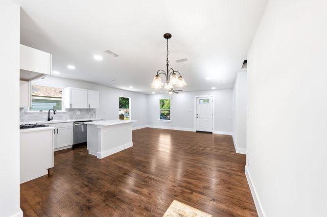 1239 Tarpley Avenue, Dallas, TX 75211
