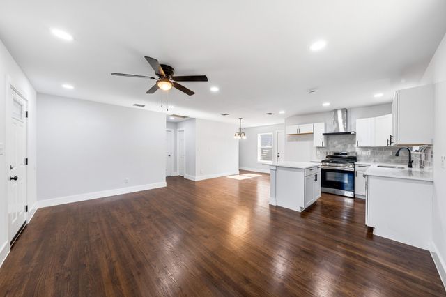 1239 Tarpley Avenue, Dallas, TX 75211