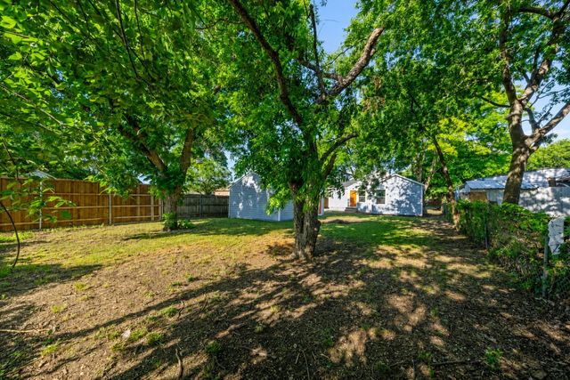 1239 Tarpley Avenue, Dallas, TX 75211