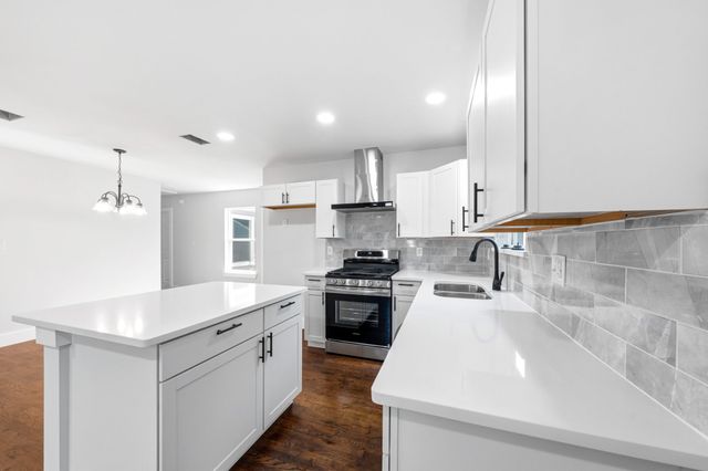 1239 Tarpley Avenue, Dallas, TX 75211