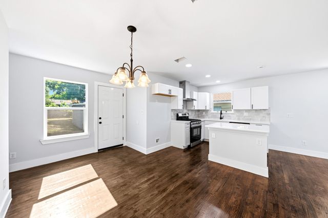 1239 Tarpley Avenue, Dallas, TX 75211
