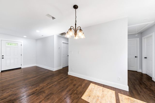 1239 Tarpley Avenue, Dallas, TX 75211