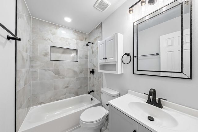 1239 Tarpley Avenue, Dallas, TX 75211